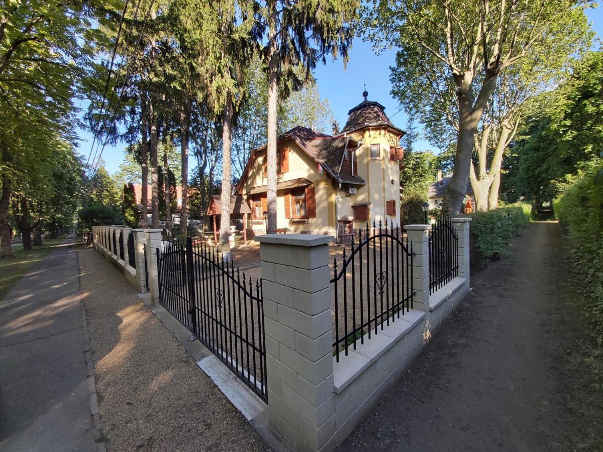 Balatonszemesi Nyaralohaz Villa Exterior photo